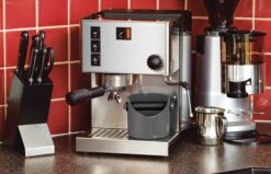 Dreamfarm Grindenstein Knock Box - Silver -Coffee Machine Shop Dreamfarm Grindenstein Scene SteelWool 1 ab90ec5c 6262 45ea 913a cb09cd9548c1