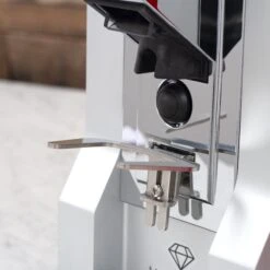 Eureka Mignon Magnifico Coffee Grinder In Polished Natural Silver 25 Eureka Mignon Magnifico Coffee Grinder In Polished Natural Silver -Coffee Machine Shop IMG 6067 1