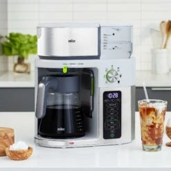 Braun KF9150 MultiServe Brewing System In White -Coffee Machine Shop KF9150WH lifestyle 2000x2000 3daa7d5f c6b8 4ca3 8e64 a9b9fe74a8dd