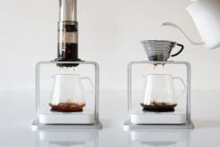 Acaia Titan Brew Stand 13 Acaia Titan Brew Stand -Coffee Machine Shop P Titan Atlas 1500x1000 01 87e3ef4d e0f4 4d8d a5b5 0db6143fa19f