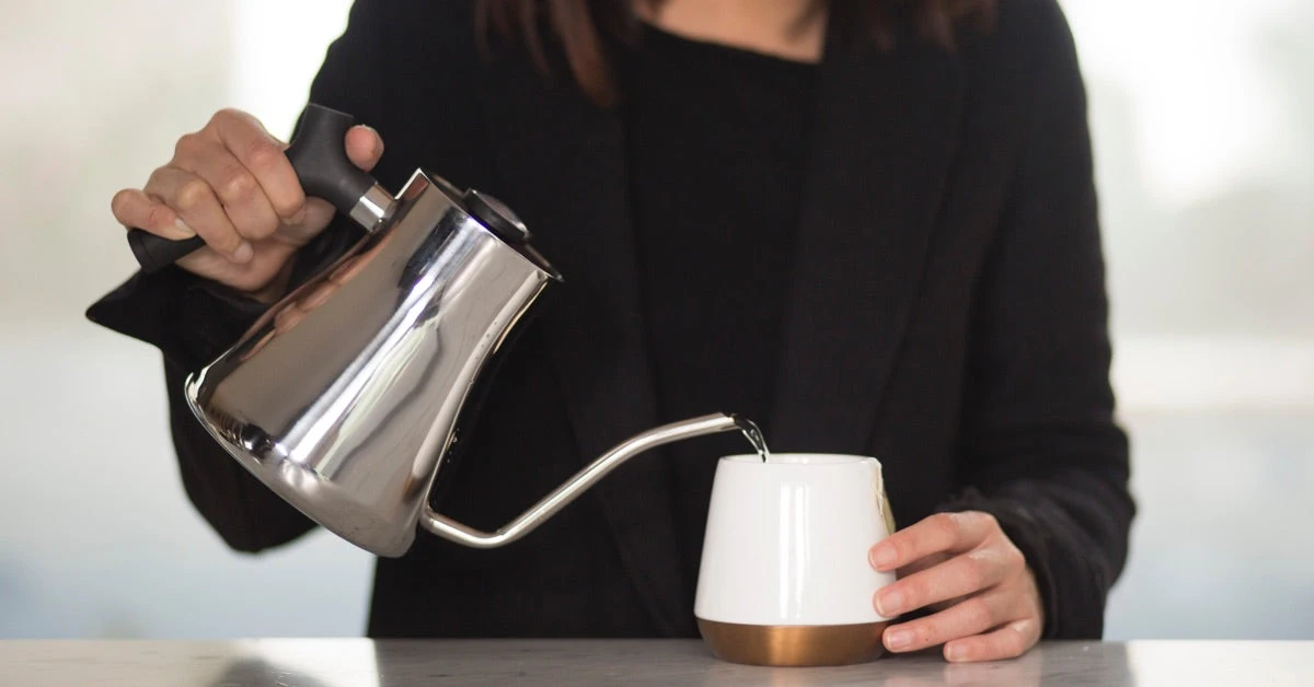 Fellow Stagg 1L Pour-Over Kettle - Polished Steel 7 Fellow Stagg 1L Pour-Over Kettle - Polished Steel - Image 5