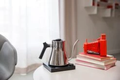 Fellow Stagg EKG 0.9L Kettle - Polished Steel 11 Fellow Stagg EKG 0.9L Kettle - Polished Steel -Coffee Machine Shop TG7A5816polished