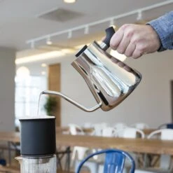 Fellow Stagg 1L Pour-Over Kettle - Polished Steel 10 Fellow Stagg 1L Pour-Over Kettle - Polished Steel -Coffee Machine Shop TG7A6179