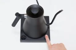 Fellow Stagg EKG 0.9L Kettle - Matte Black -Coffee Machine Shop TG7A8068staggekg3